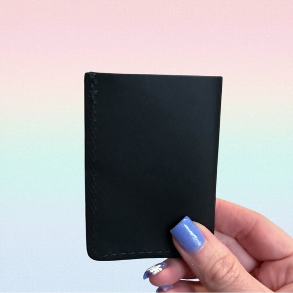 🦄 PLG AP Minimalist Wallet in Smooth Black! - Picture 2 of 4